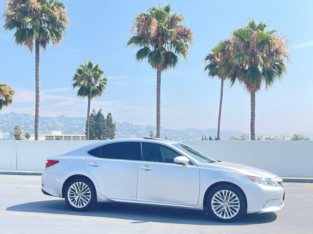 2013 Lexus ES Image 27