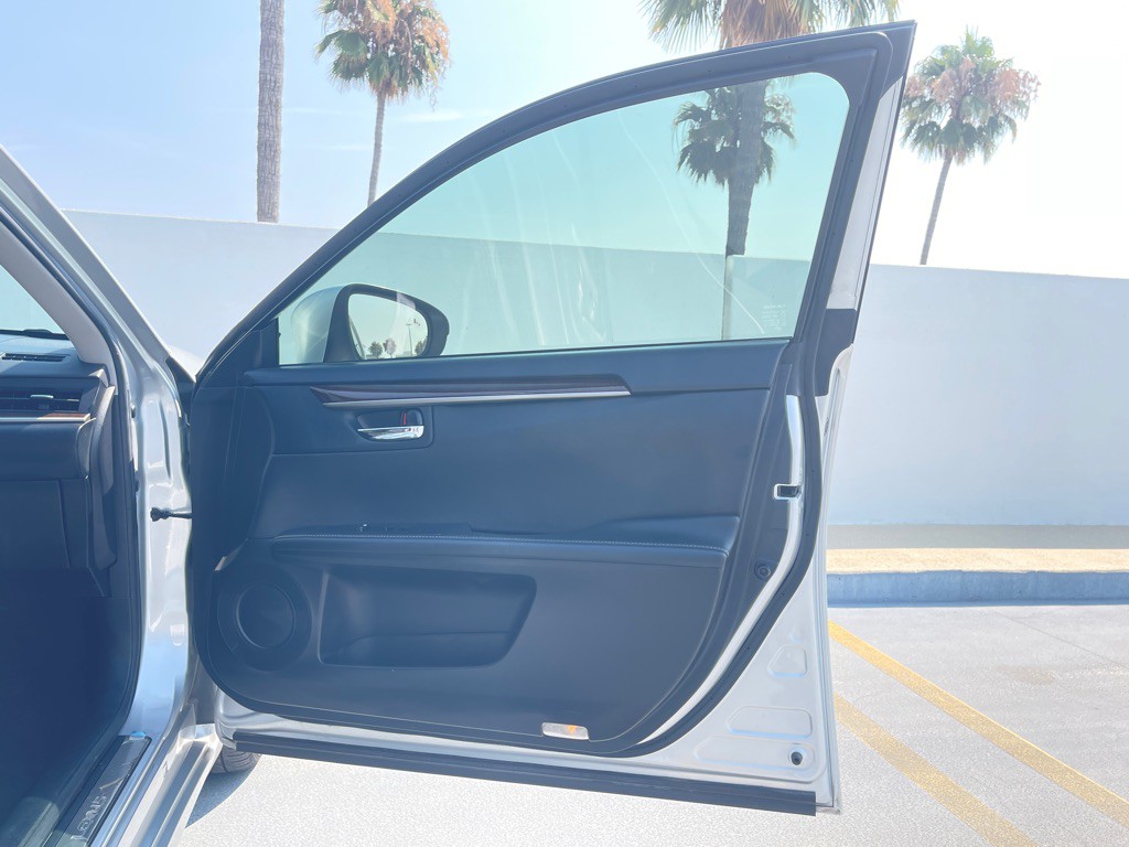 2013 Lexus ES Image 39