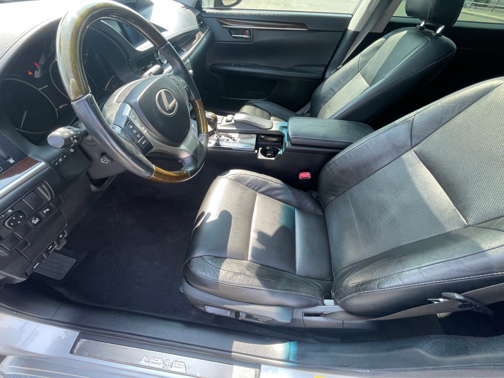 2013 Lexus ES Image 41