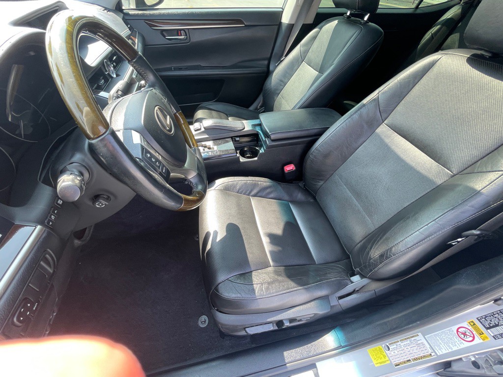 2013 Lexus ES Image 47