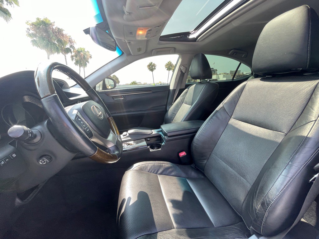 2013 Lexus ES Image 48