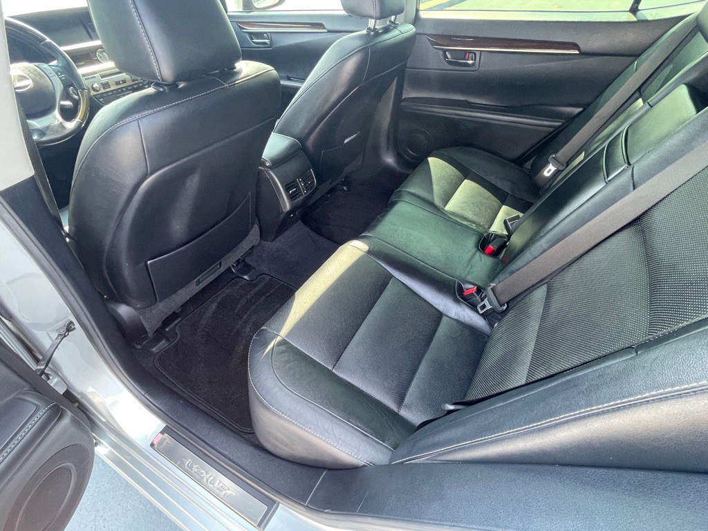 2013 Lexus ES Image 57