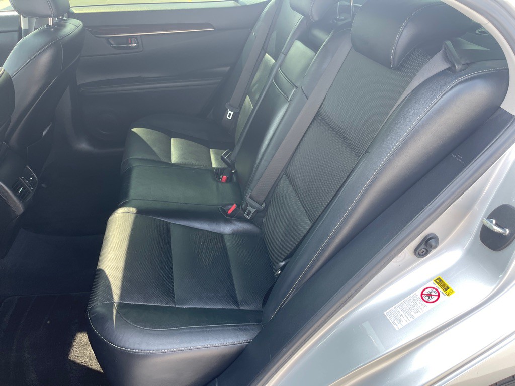 2013 Lexus ES Image 60