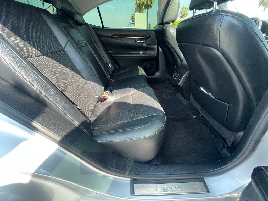 2013 Lexus ES Image 65
