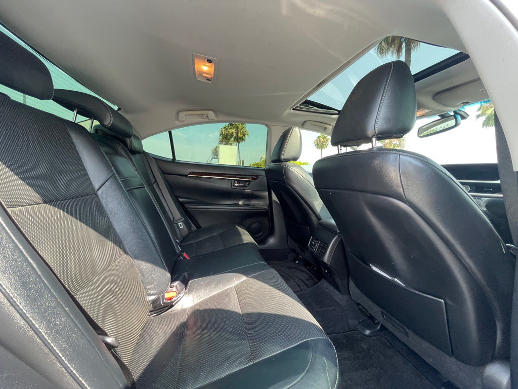 2013 Lexus ES Image 69