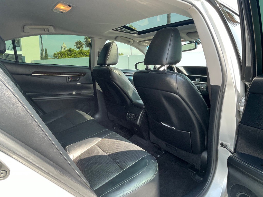 2013 Lexus ES Image 71
