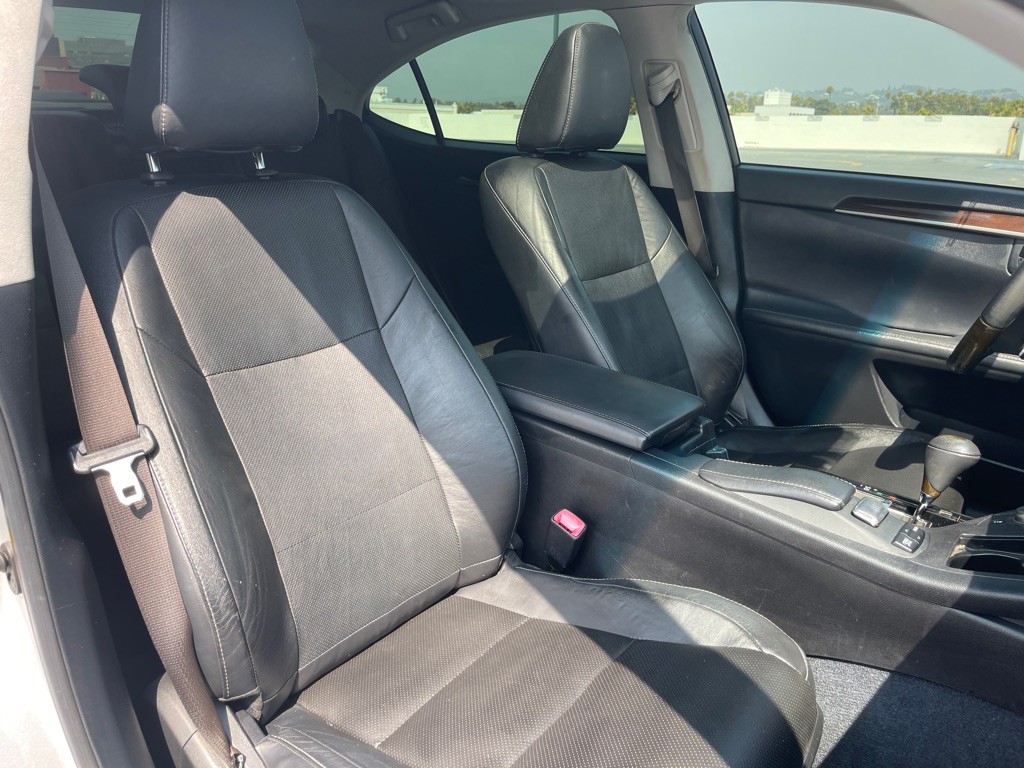2013 Lexus ES Image 78