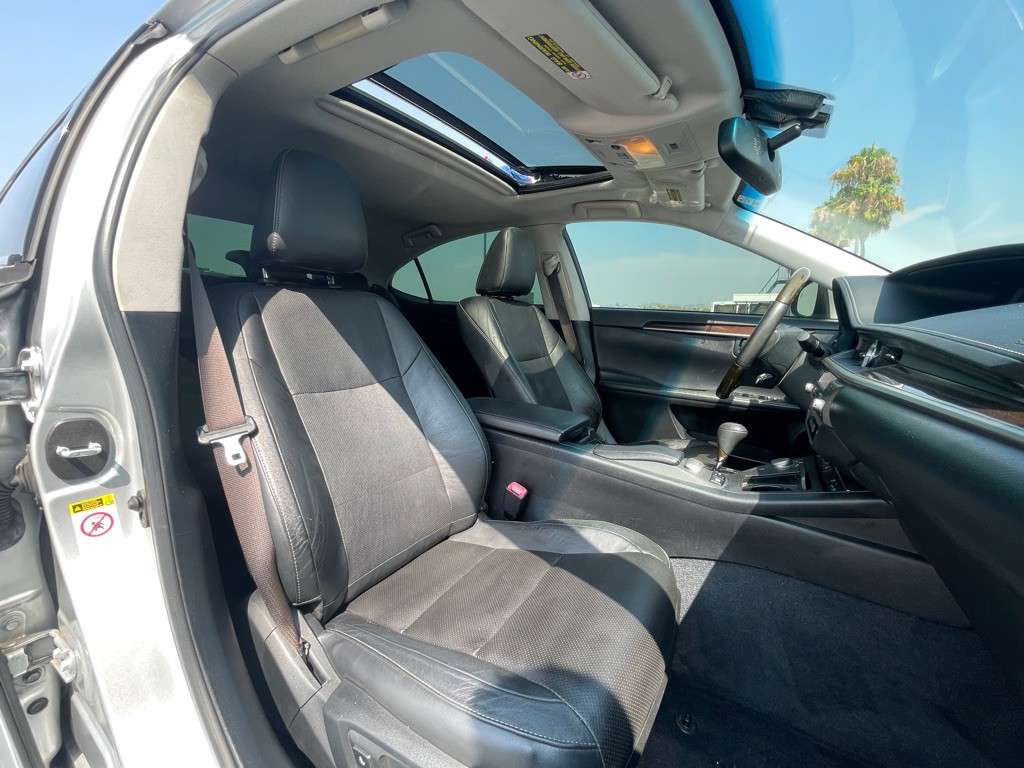 2013 Lexus ES Image 81