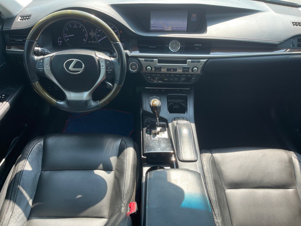 2013 Lexus ES Image 90