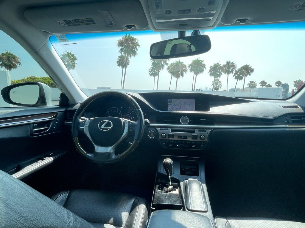 2013 Lexus ES Image 96