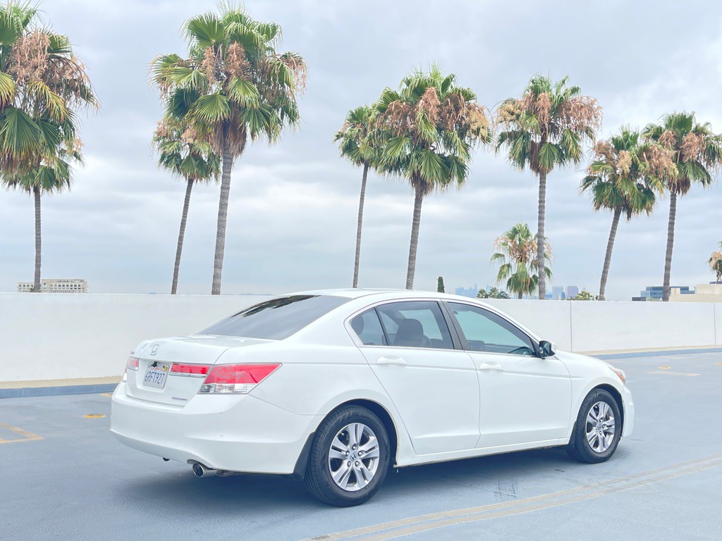 2012 Honda Accord Image 1