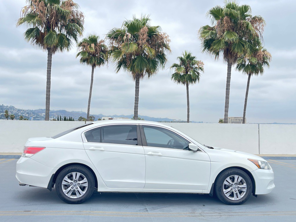 2012 Honda Accord Image 4