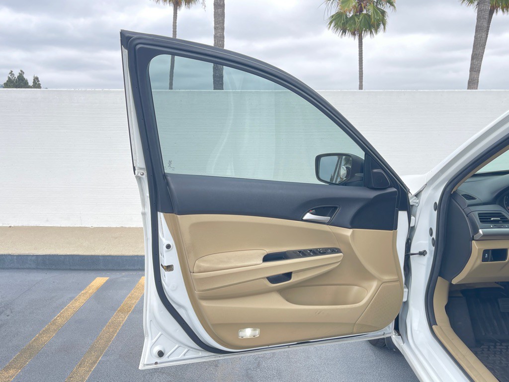 2012 Honda Accord Image 38
