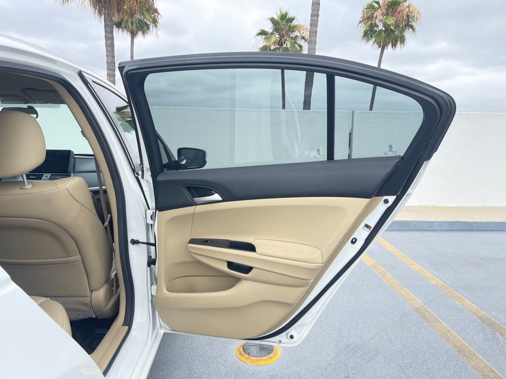 2012 Honda Accord Image 40