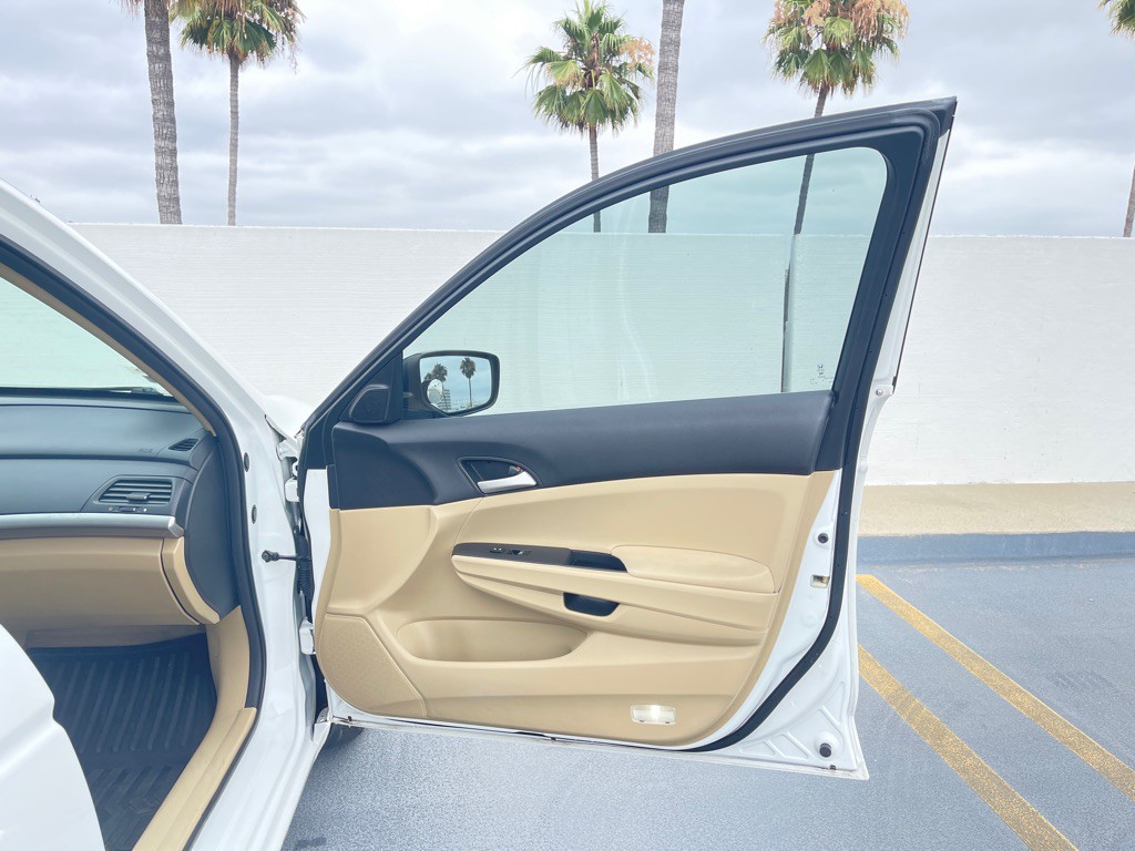 2012 Honda Accord Image 41