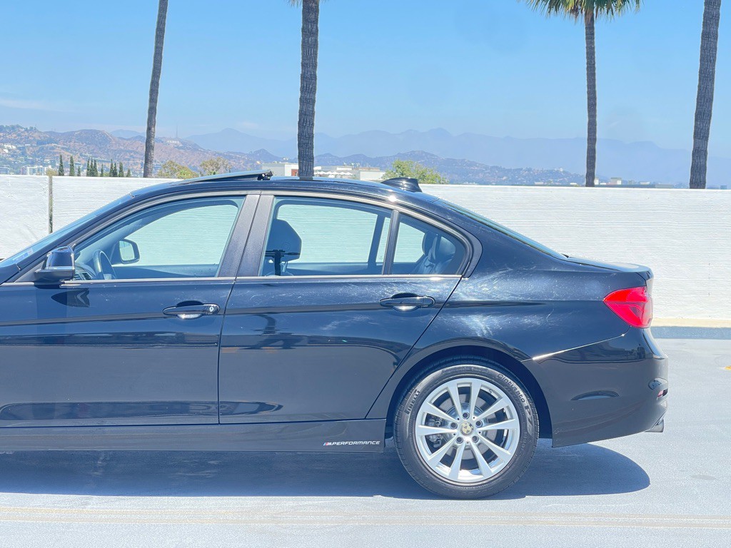 2016 BMW 3 Series Image 6