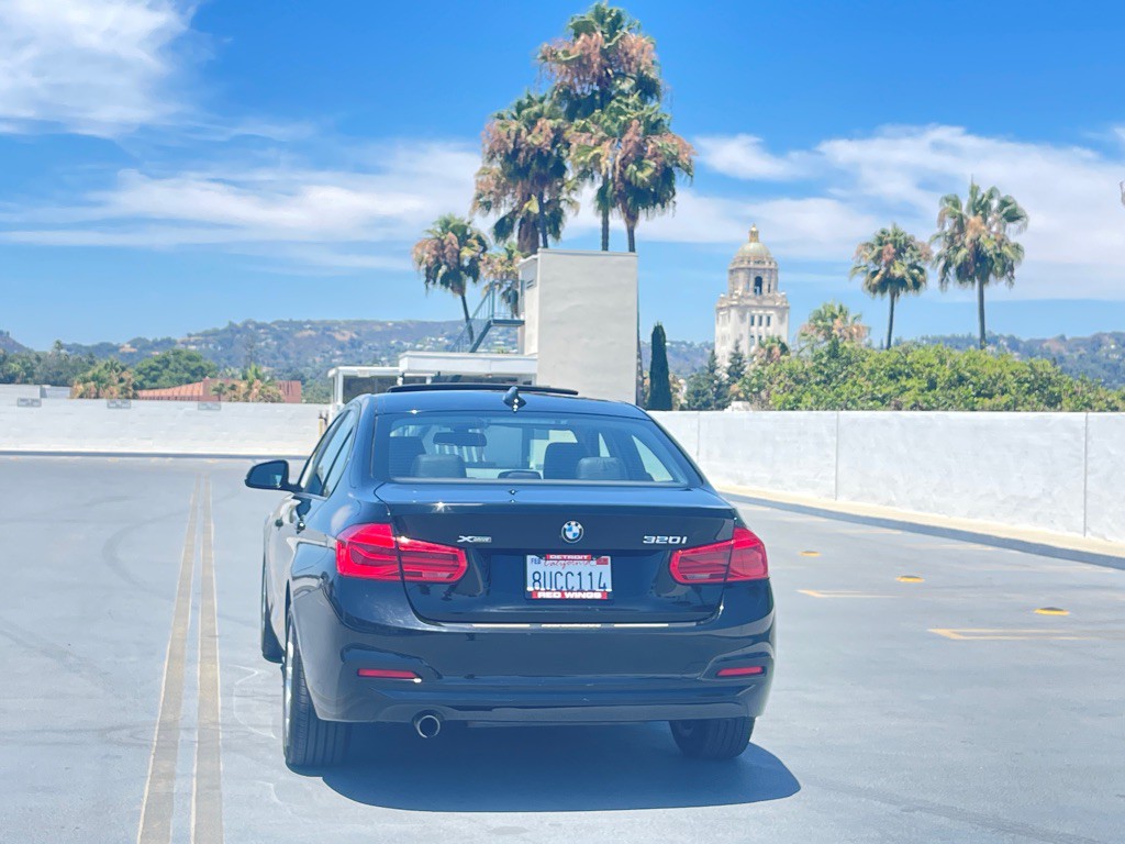 2016 BMW 3 Series Image 9