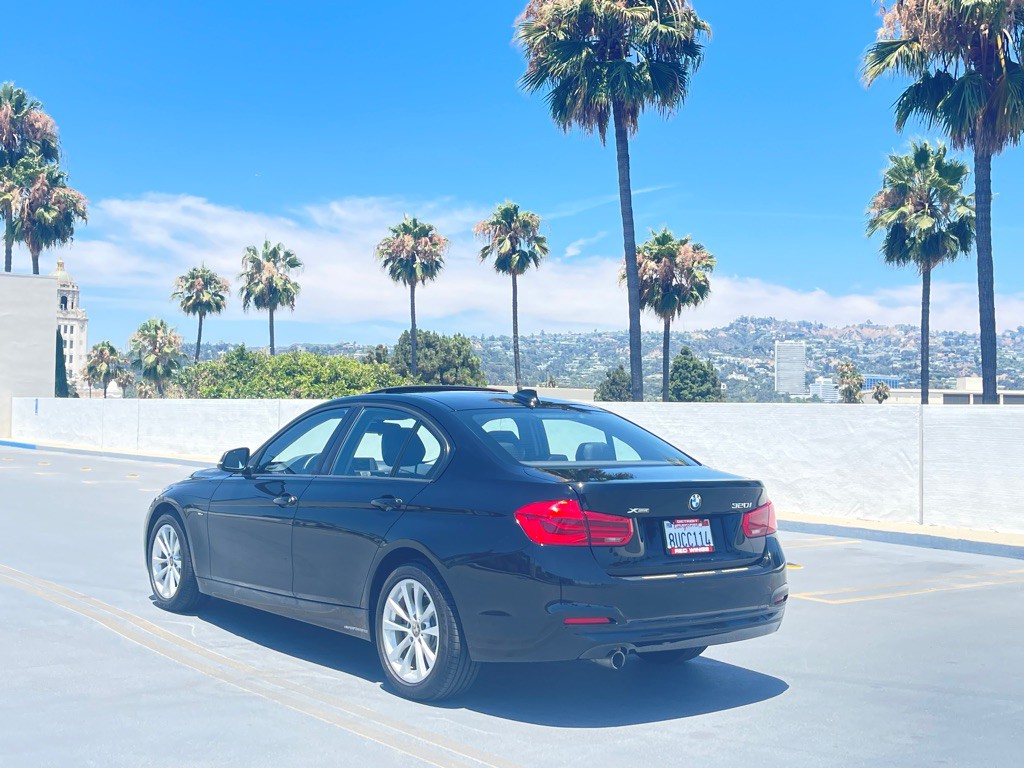 2016 BMW 3 Series Image 10