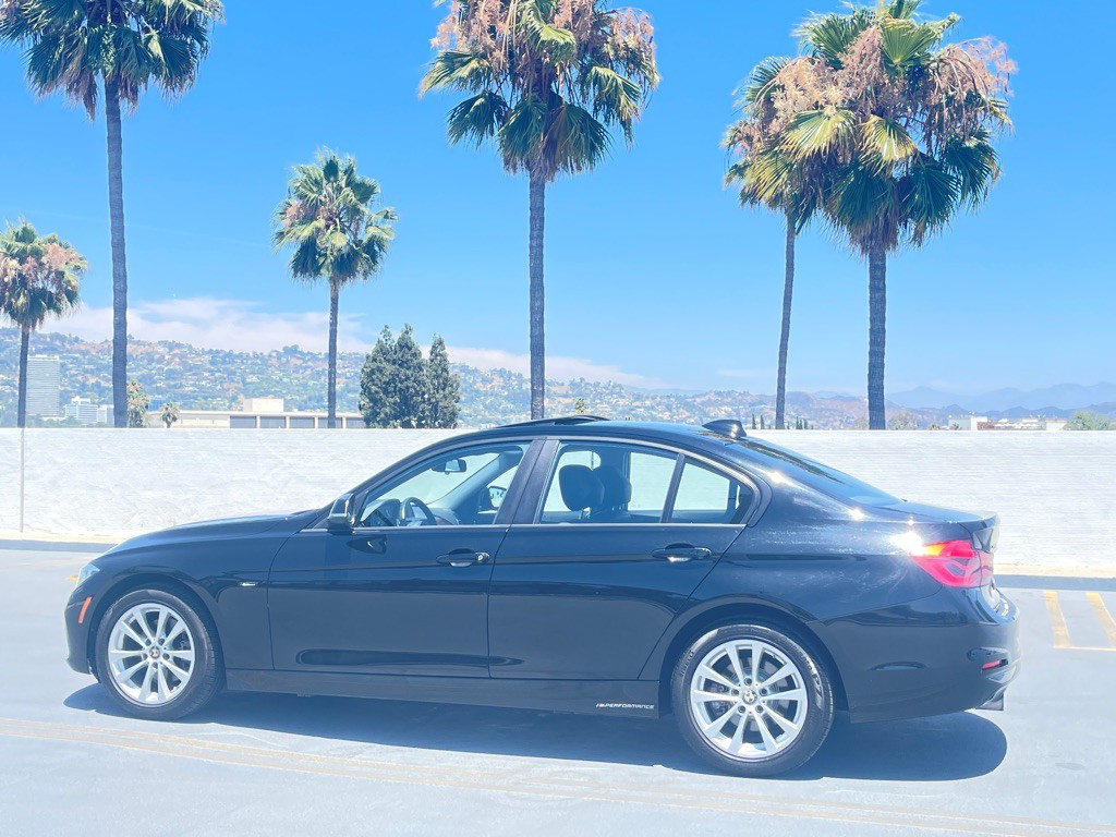 2016 BMW 3 Series Image 12