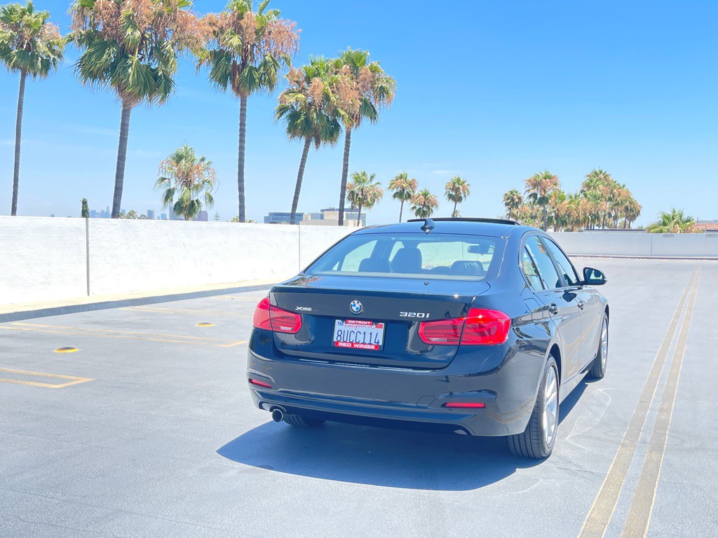 2016 BMW 3 Series Image 35