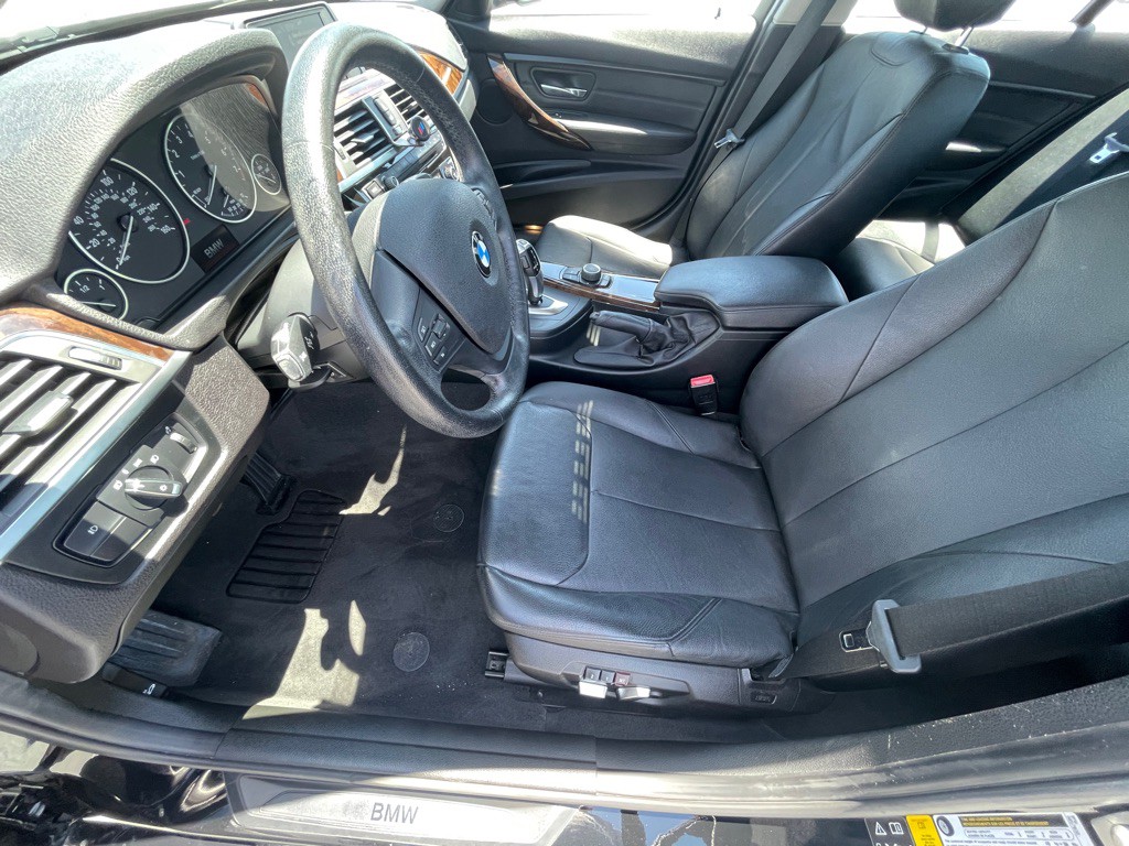 2016 BMW 3 Series Image 45