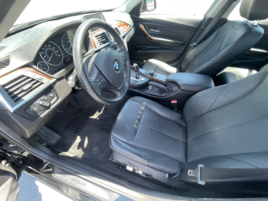 2016 BMW 3 Series Image 48