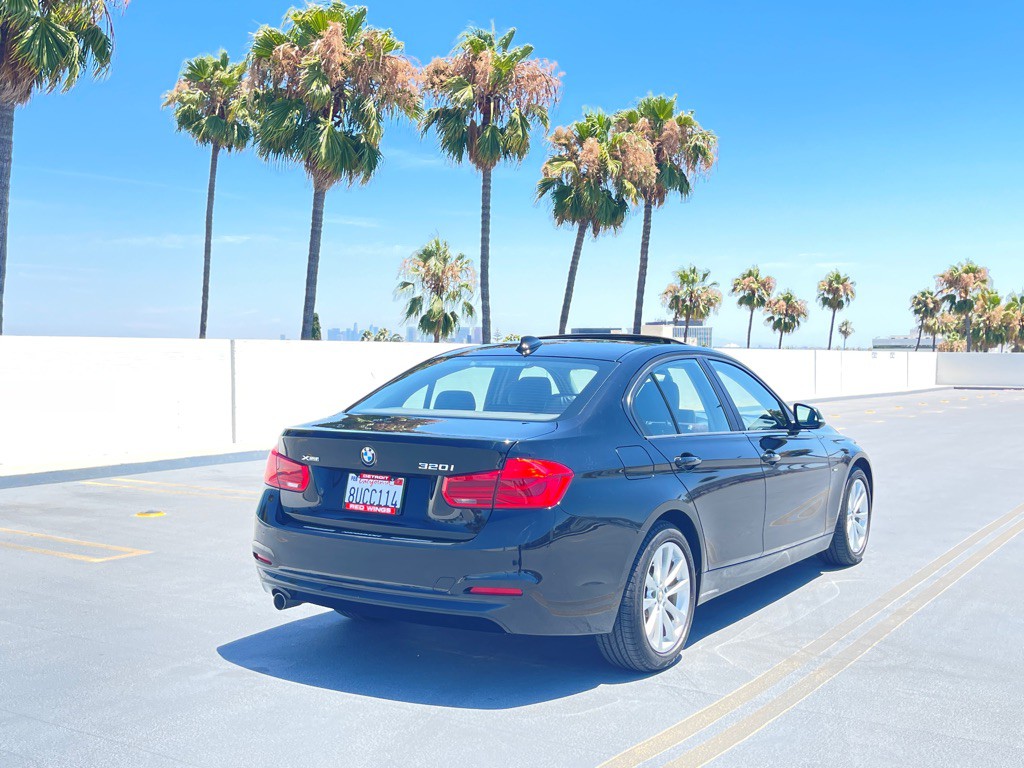 2016 BMW 3 Series Image 2