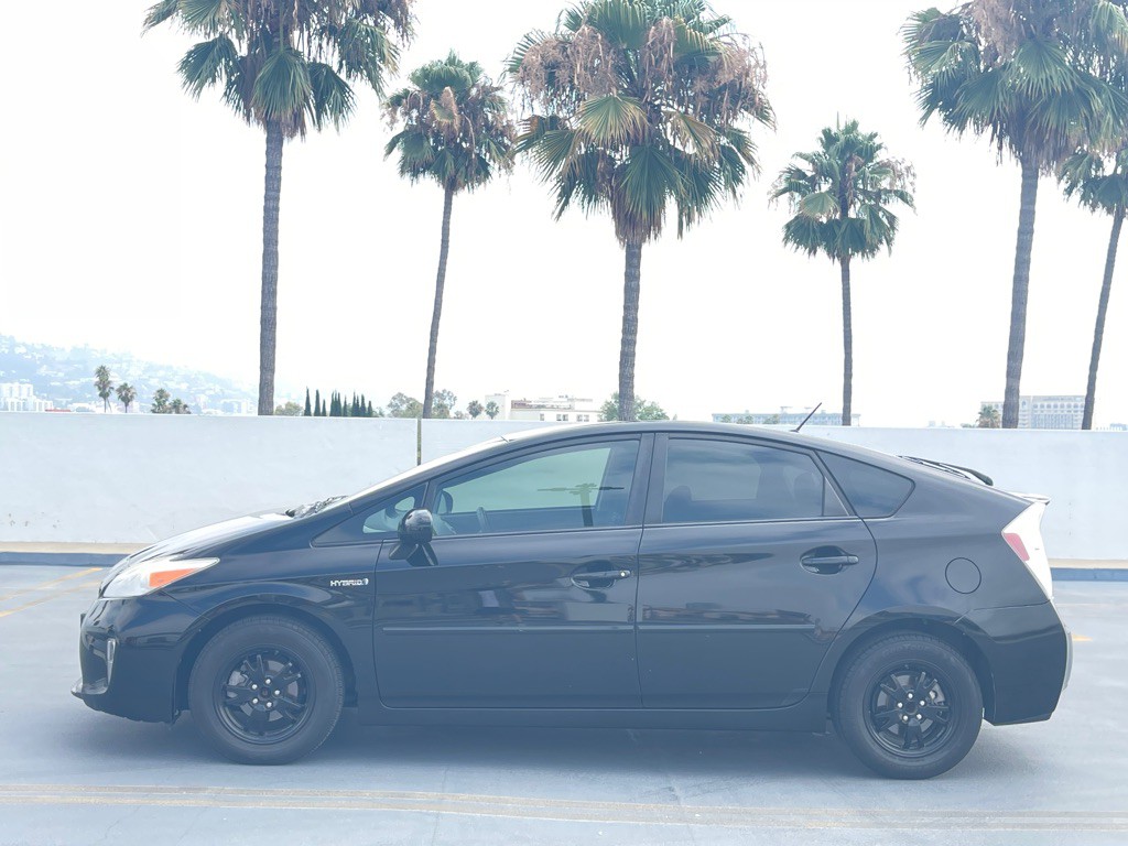 2013 Toyota Prius Image 3