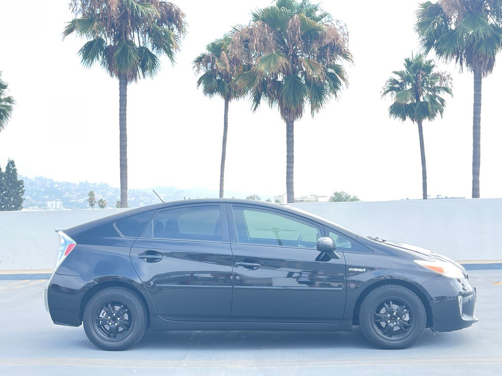 2013 Toyota Prius Image 4