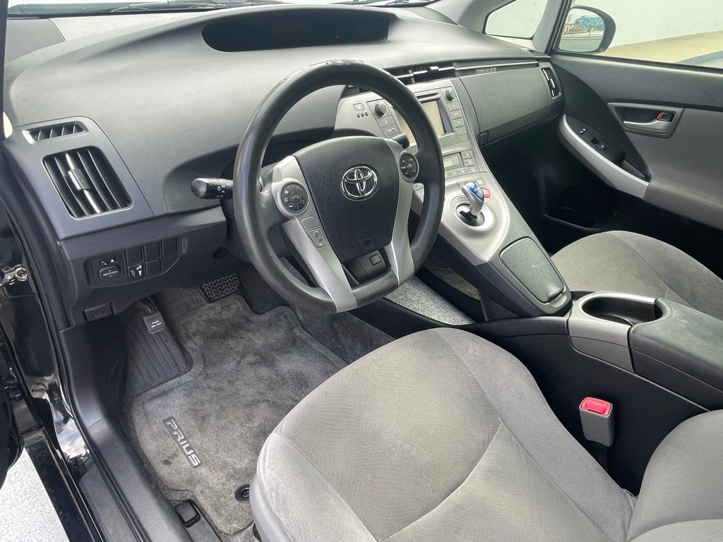 2013 Toyota Prius Image 5