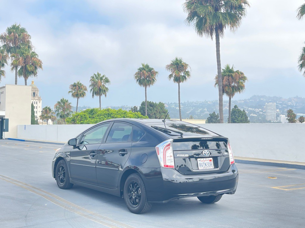 2013 Toyota Prius Image 11