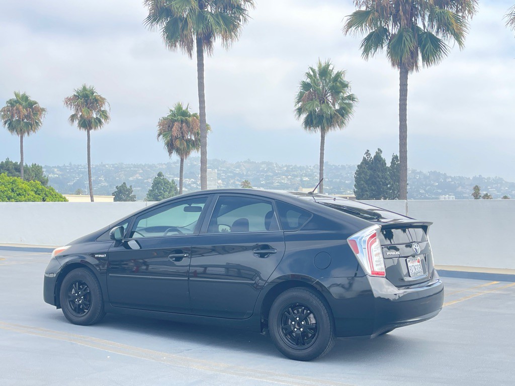 2013 Toyota Prius Image 13