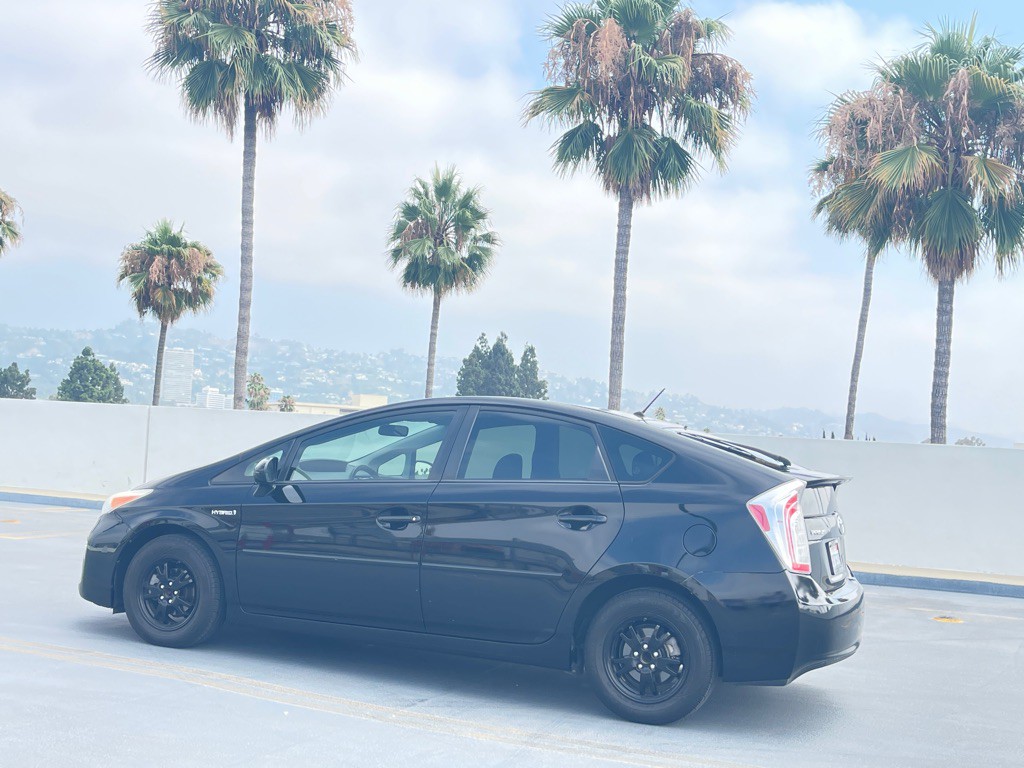 2013 Toyota Prius Image 14