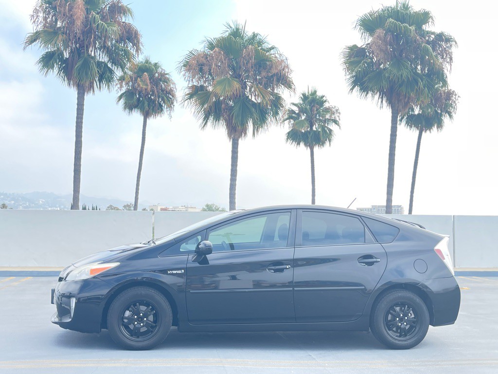 2013 Toyota Prius Image 16
