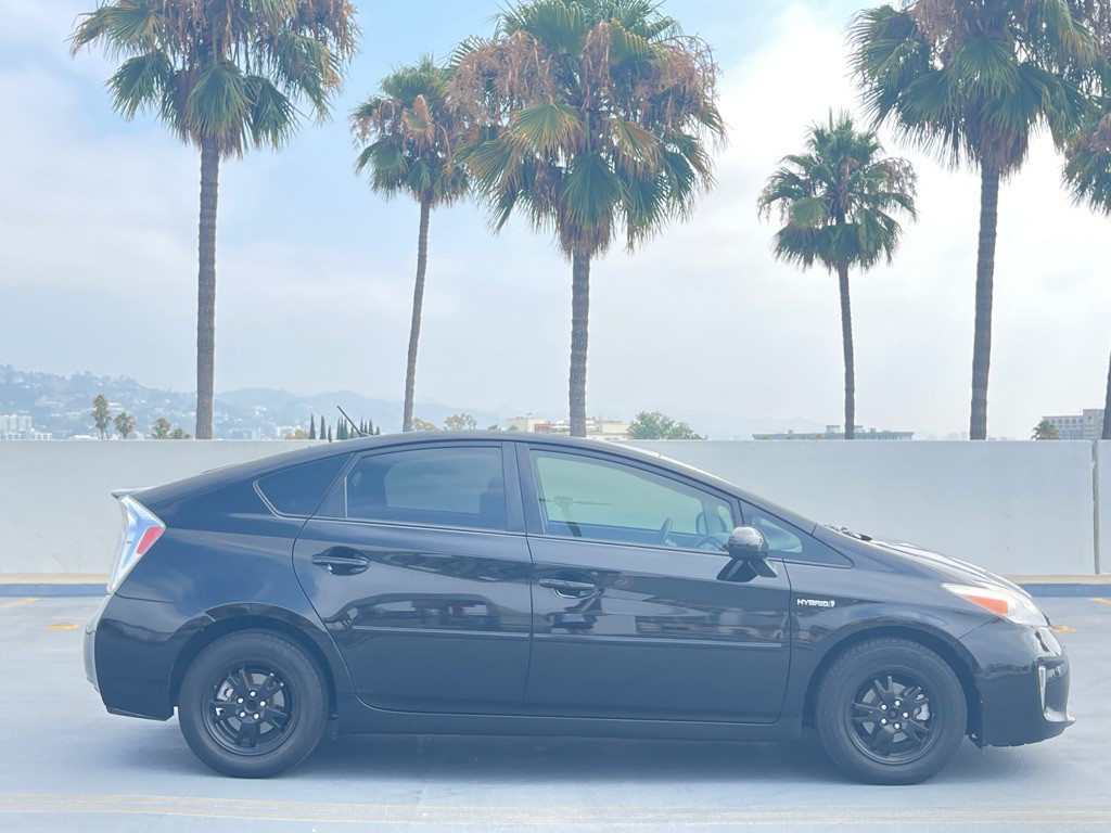 2013 Toyota Prius Image 24