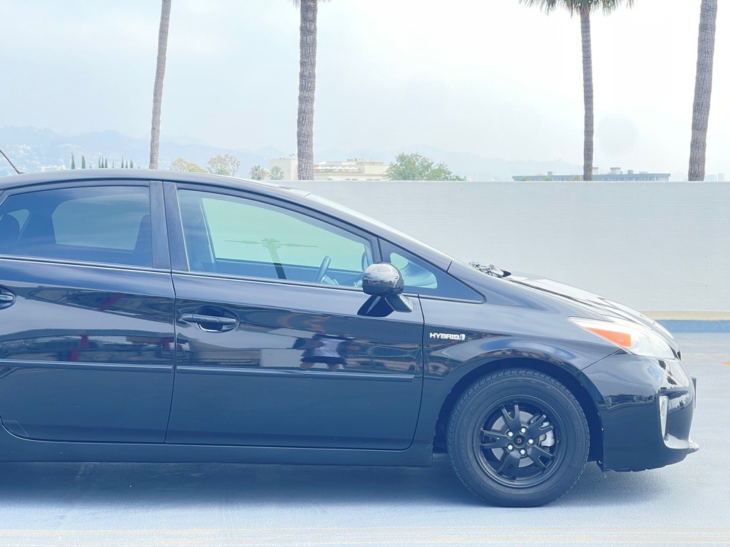 2013 Toyota Prius Image 25