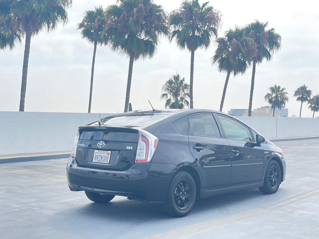 2013 Toyota Prius Image 37