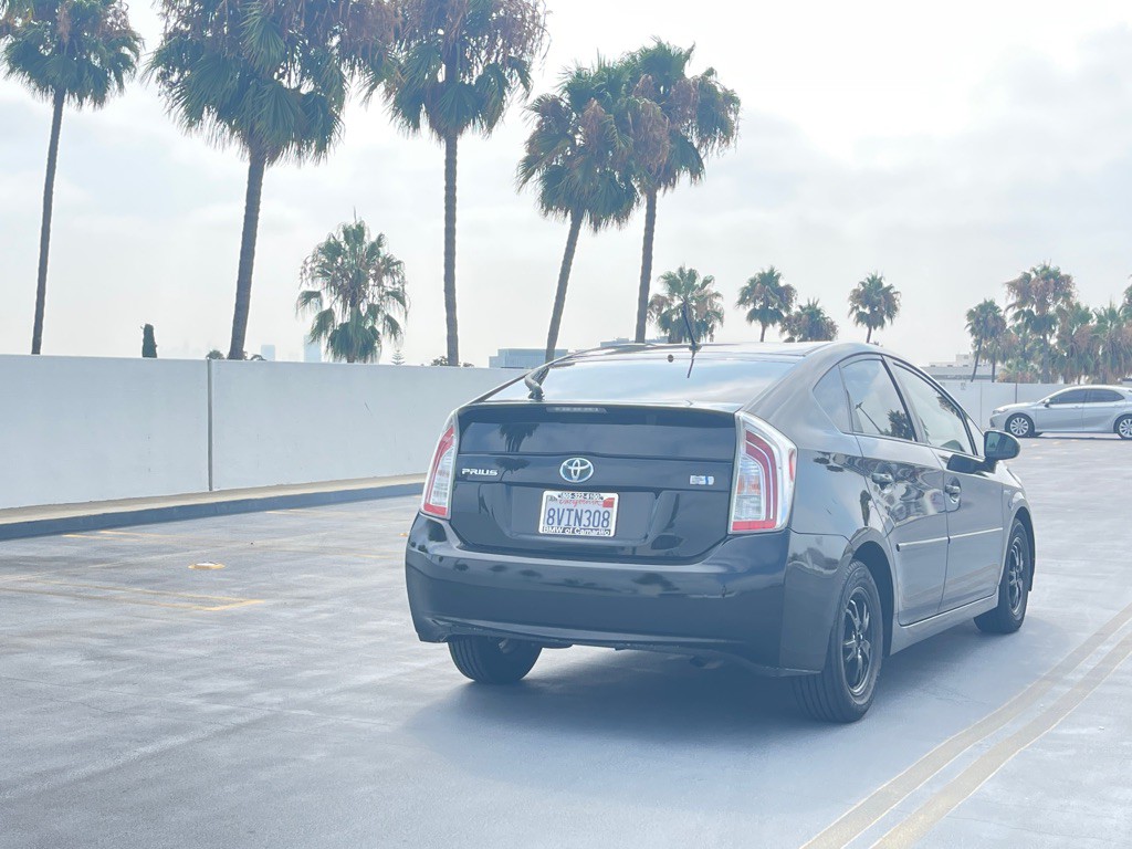 2013 Toyota Prius Image 38