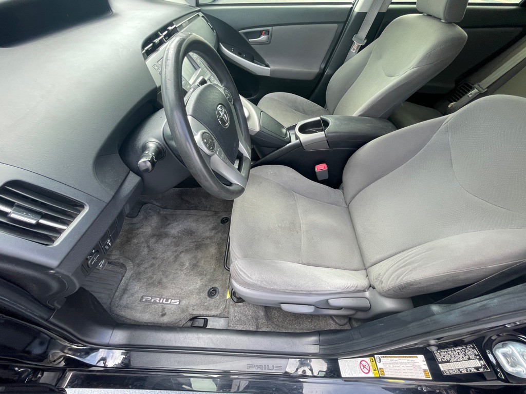 2013 Toyota Prius Image 48