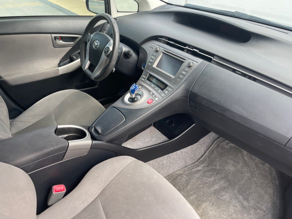 2013 Toyota Prius Image 76