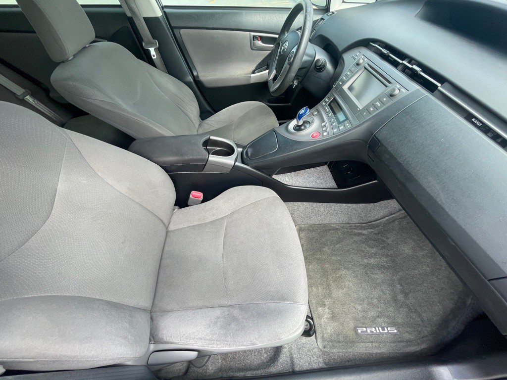 2013 Toyota Prius Image 77
