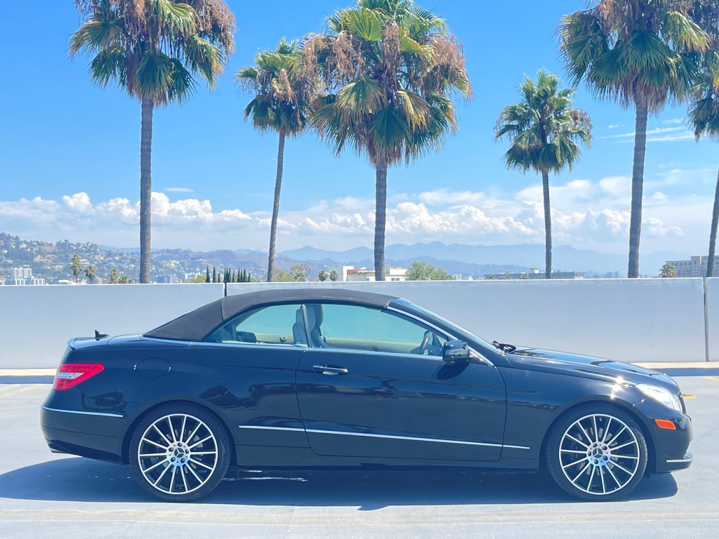 2011 Mercedes-Benz E-Class Image 3