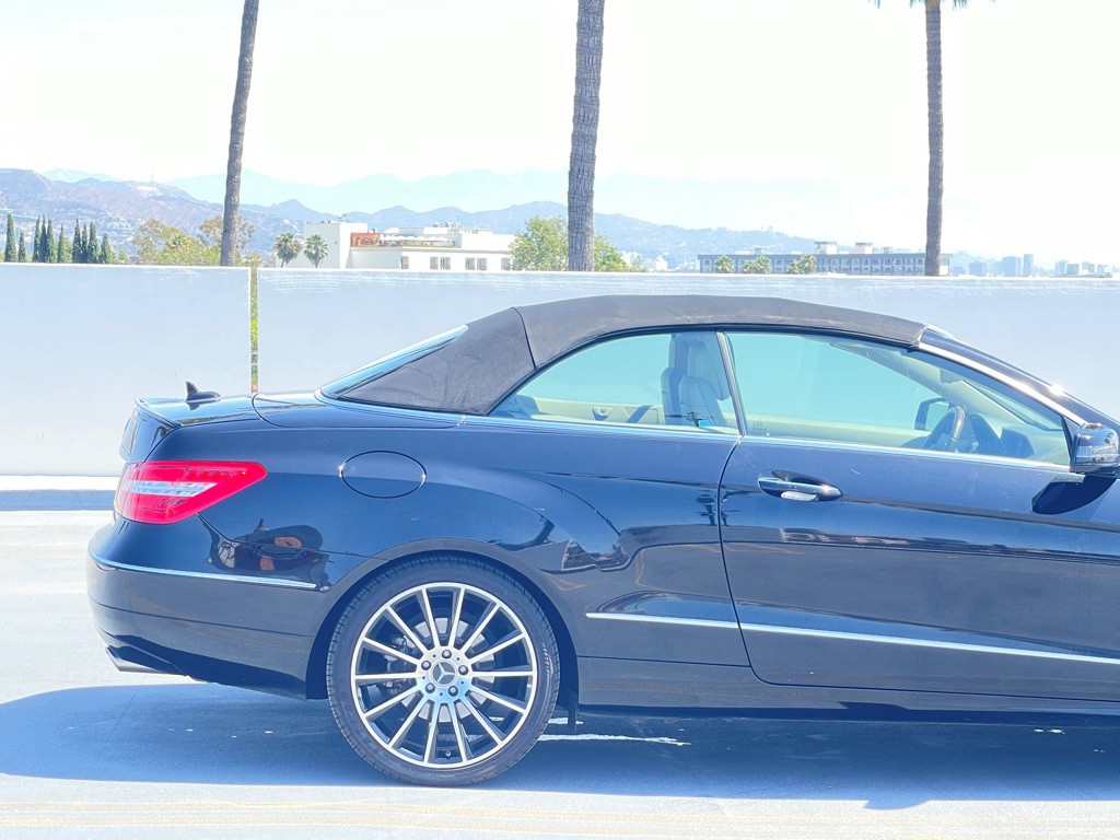 2011 Mercedes-Benz E-Class Image 26