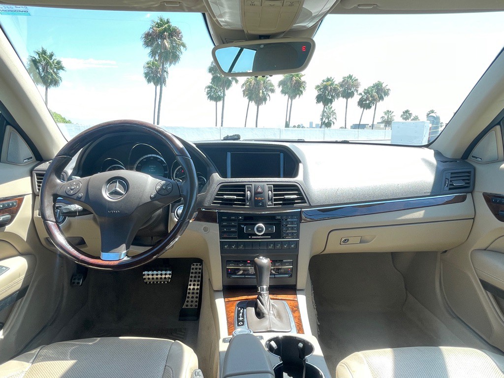 2011 Mercedes-Benz E-Class Image 120