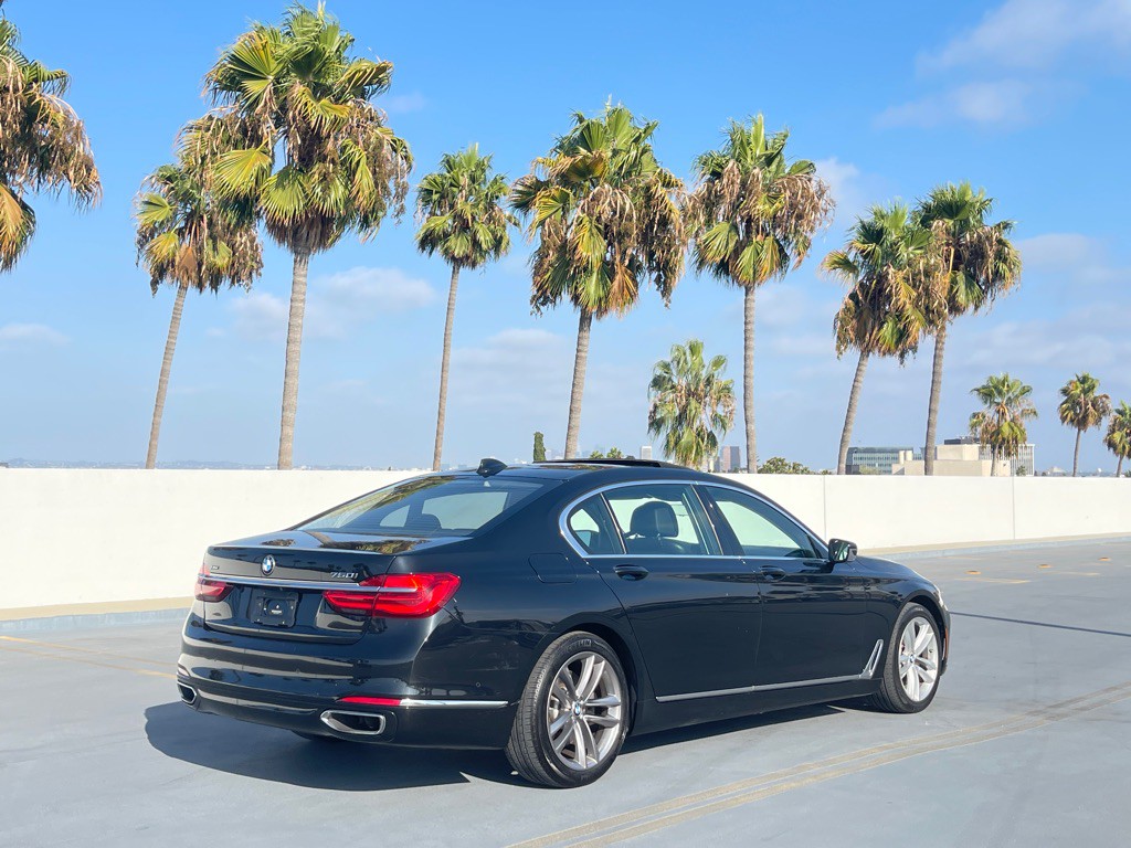 2016 BMW 7 Series Image 1