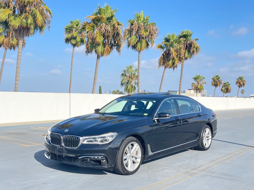 2016 BMW 7 Series Image 2