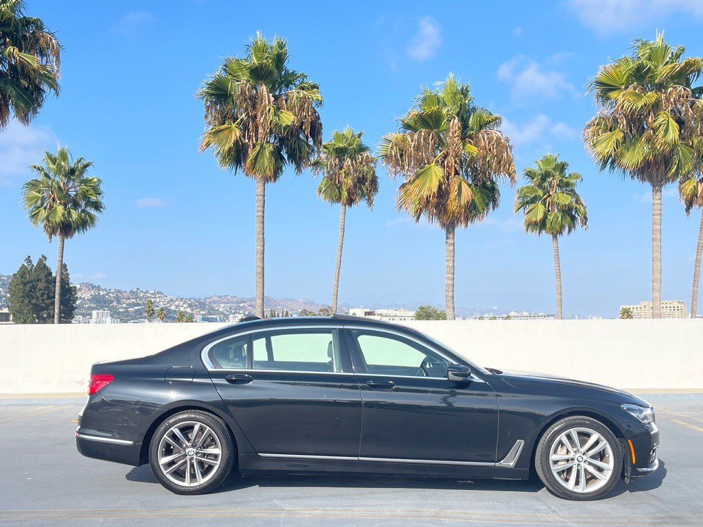 2016 BMW 7 Series Image 4