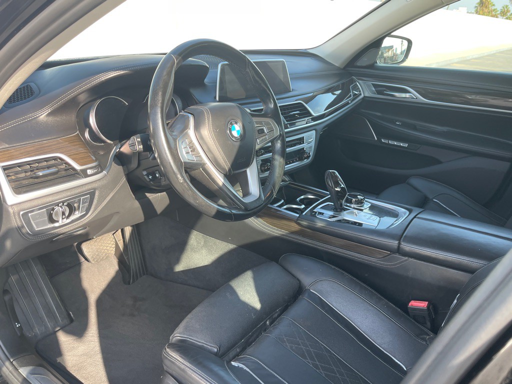 2016 BMW 7 Series Image 5