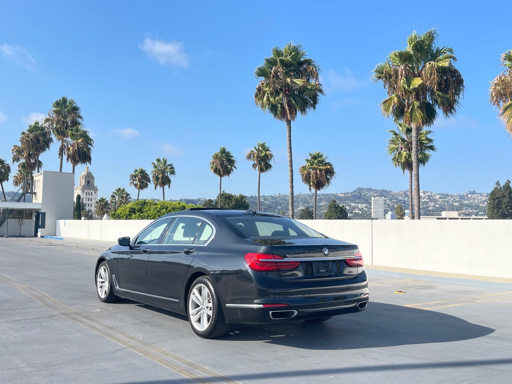 2016 BMW 7 Series Image 8