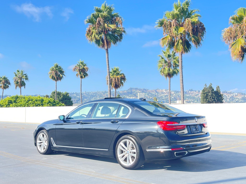 2016 BMW 7 Series Image 12